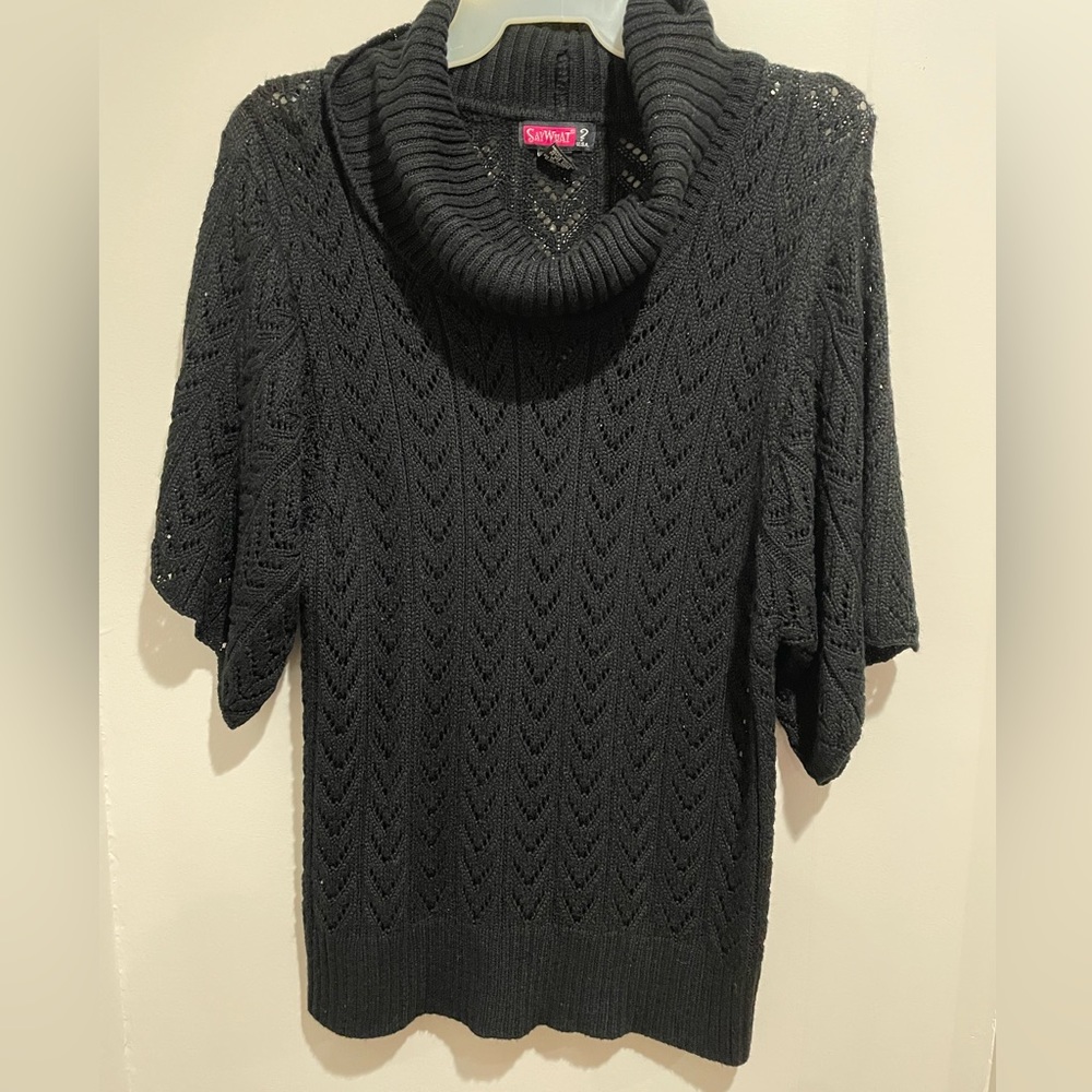 Black short sleeve sweater (3XL)‎